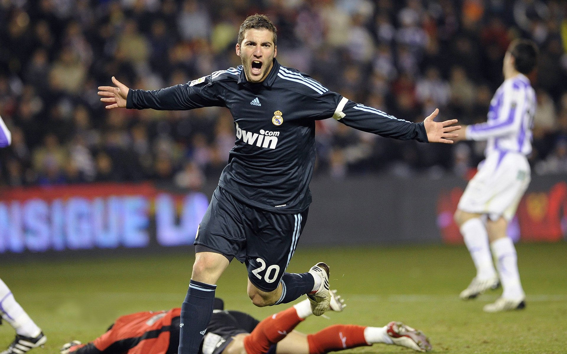 英超疯狂反击：速度与力量的极致演绎，英超 速度